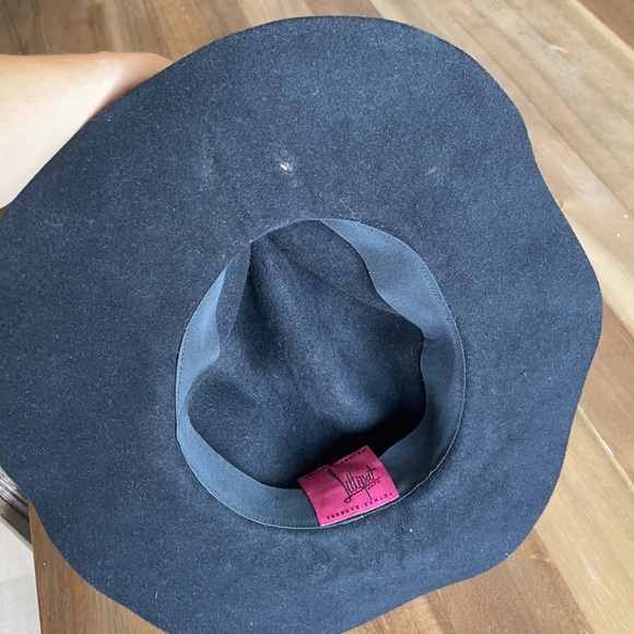 Liliput felt hat. - Picture 3 of 6